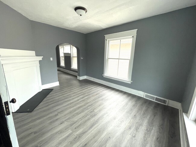 Building Photo - 1435 Lynn St Unit 2