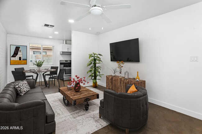 Photo - 1646 E McKinley St Unit Apt 2