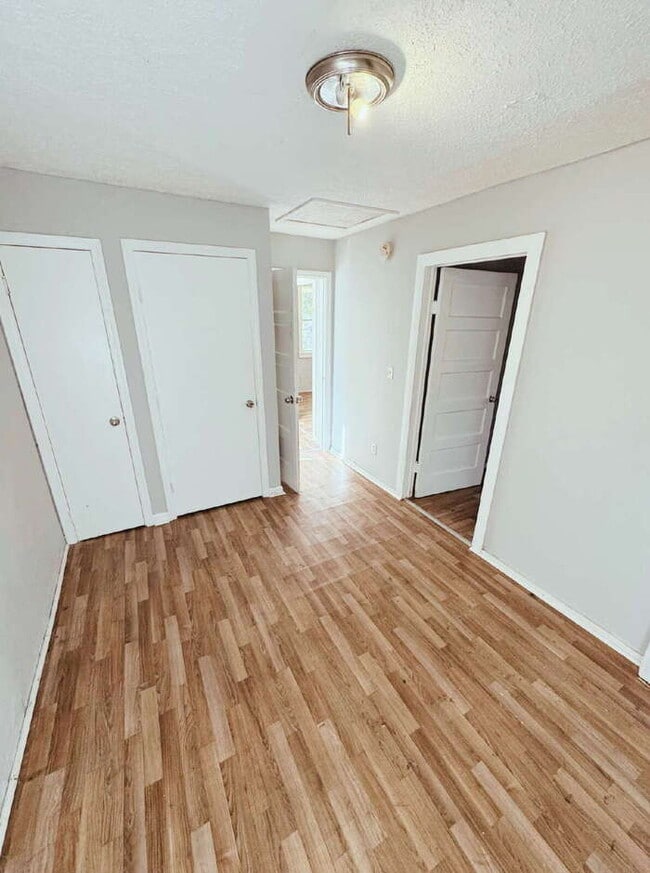 Photo - 743 Bright St