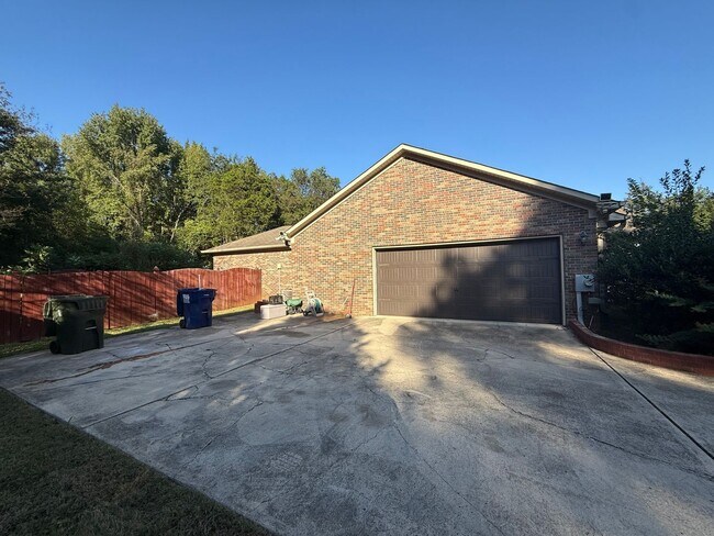 Photo - 4/2 Home Available Now!