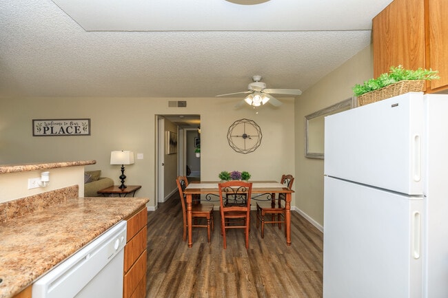 Lake Ridge Apartments