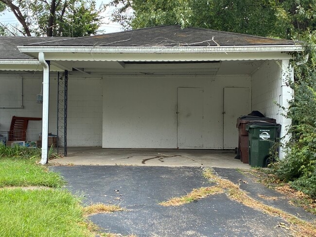 Photo - 132 Greenbriar Rd