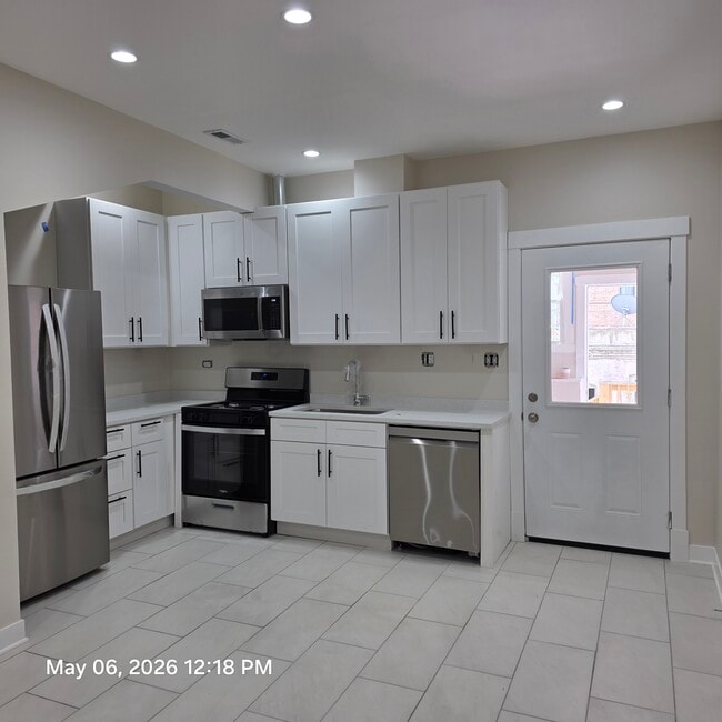 Photo - 2637 W Winona St Unit 1