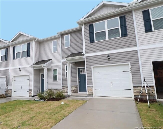 Building Photo - 384 Freestall Dr