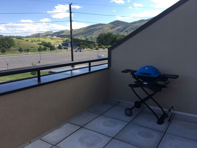 Photo - 615 24th St Unit 309