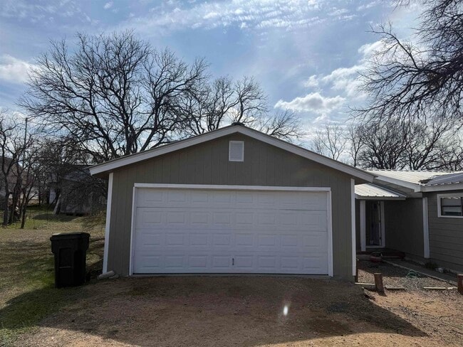 Photo - 1534 Navajo Trail