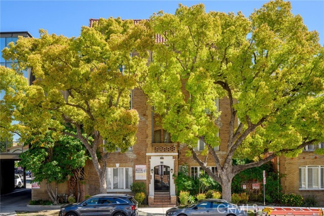Photo - 228 S Kenwood St Apartment Unit 302
