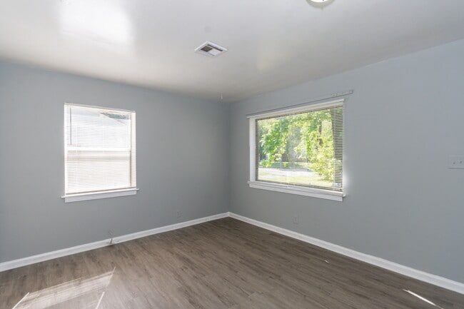 Photo - 1024 Grenada Dr