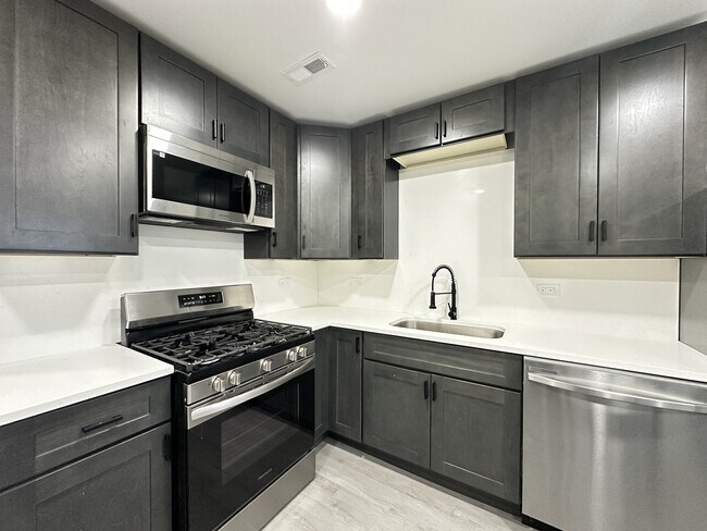 Photo - 1937 W Grand Ave Unit 3