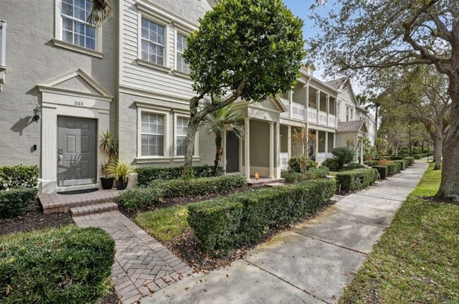 Photo - 203 E Thatch Palm Cir