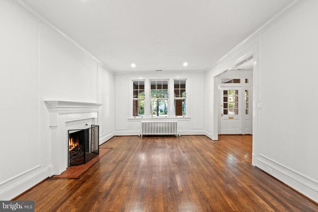 Photo - 2814 Bellevue Terrace NW