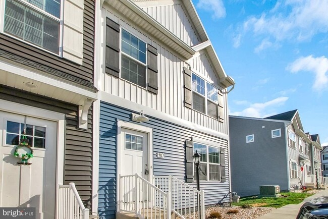 Photo - 10-30 Millrace Ct Townhome