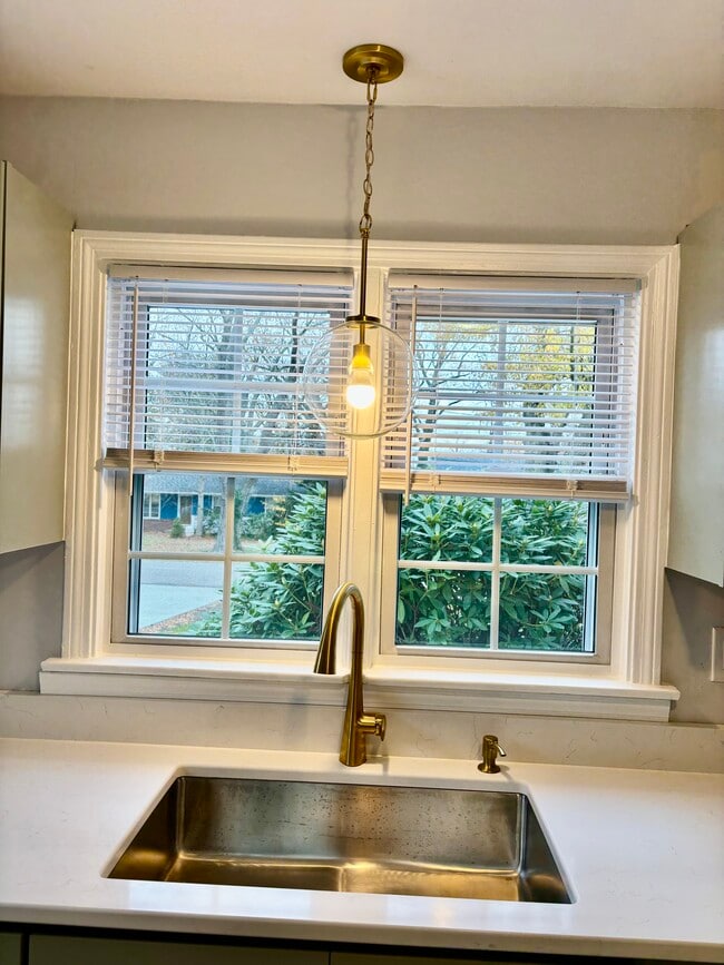 Photo - 3327 Alpine Dr