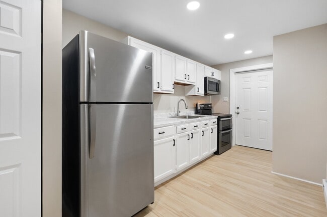 Photo - 548 Ridge Ave Unit 3