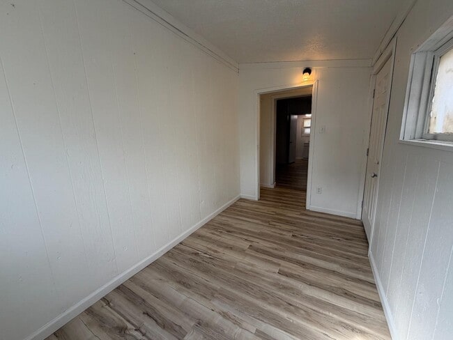 Building Photo - 2900 S 13th St