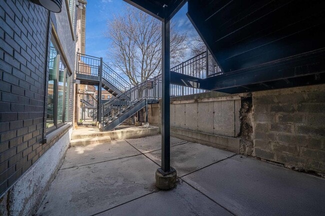 Photo - 2008 W Coulter St