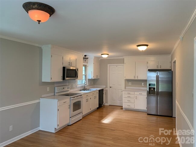 Photo - 1130 Cheddington Dr