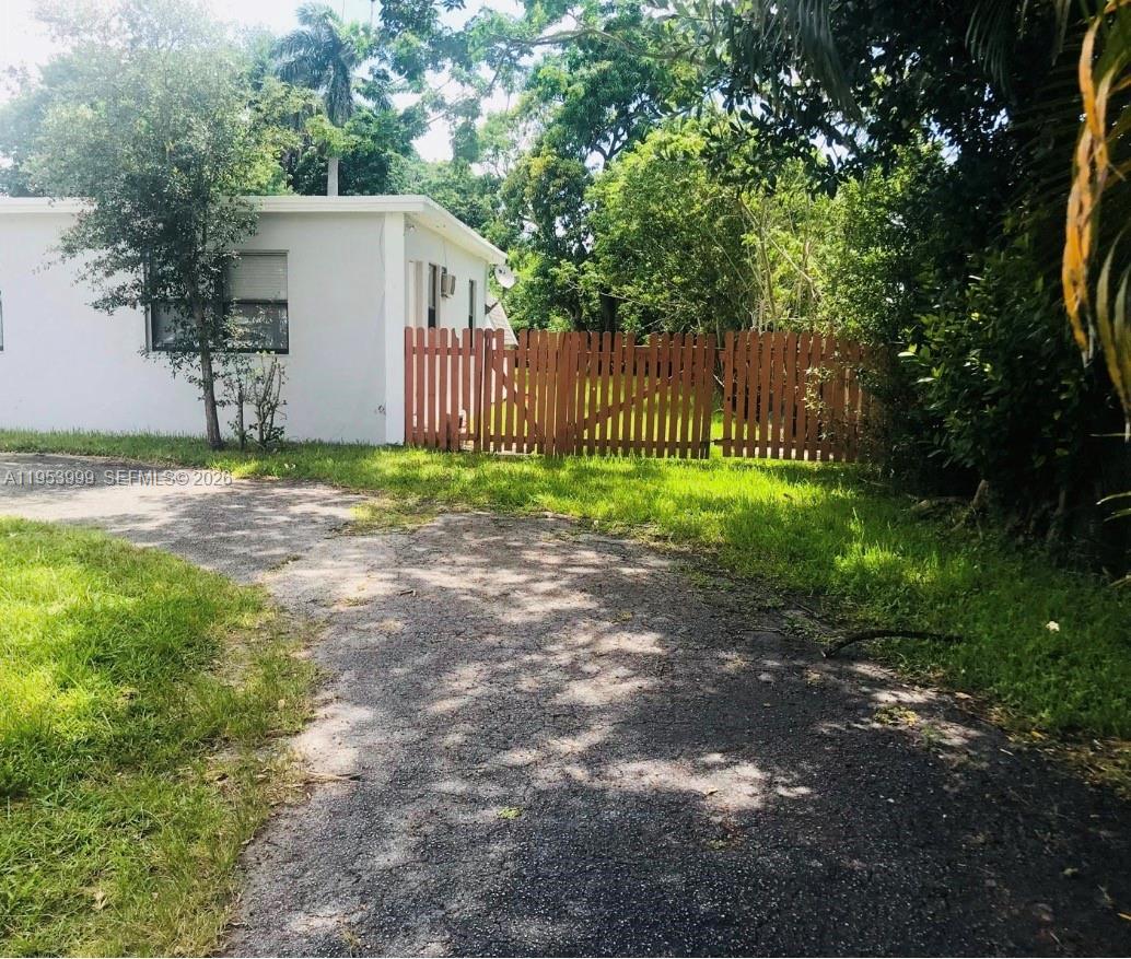 Photo - 4548 SW 33rd Ave Unit EFFICENCY