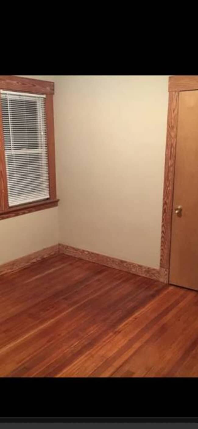 Photo - 130 Woodin St