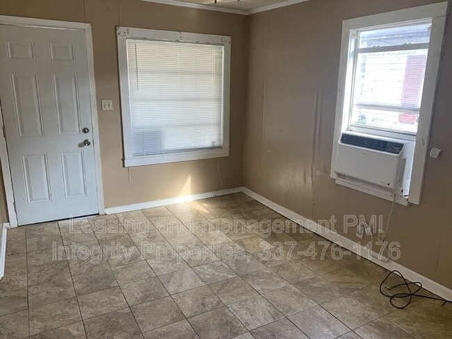 Photo - 129 Ambroise St