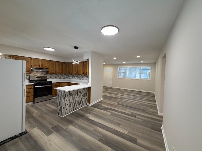 Photo - 3011 Peterson St