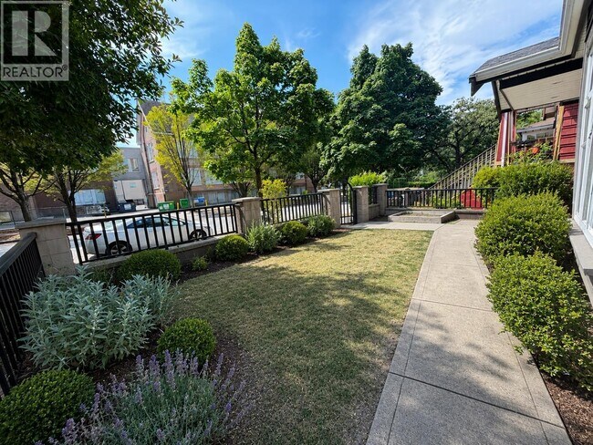 2629 Pandora St