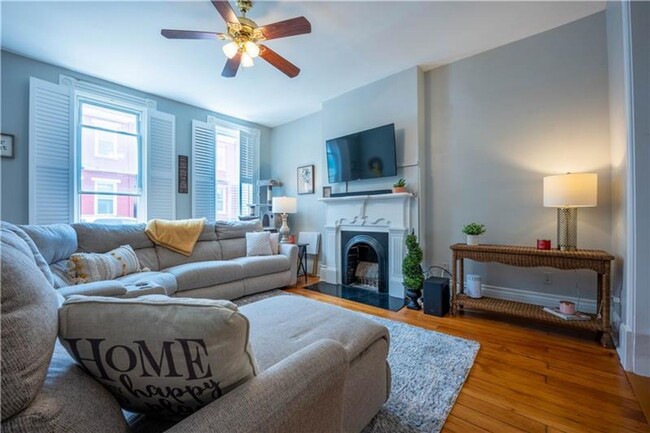 Photo - Stunning South Side 3BR - Skyline Views, Master Suite & Finished 3rd Floor