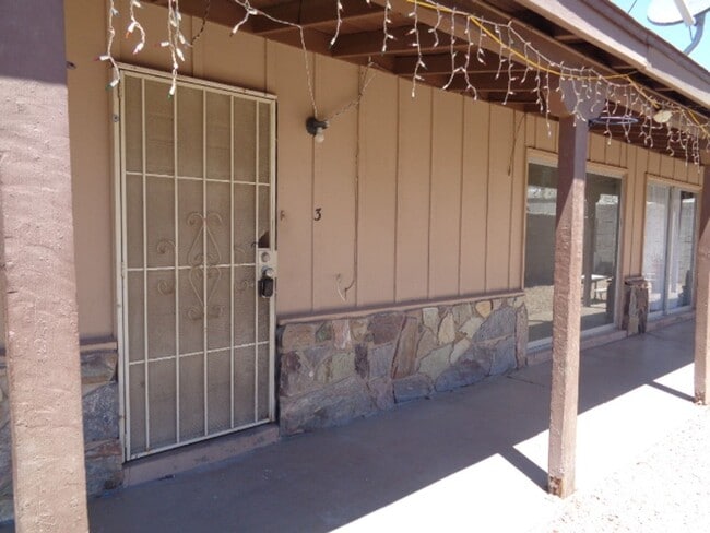 Building Photo - 6316 W Maryland Ave Unit 3