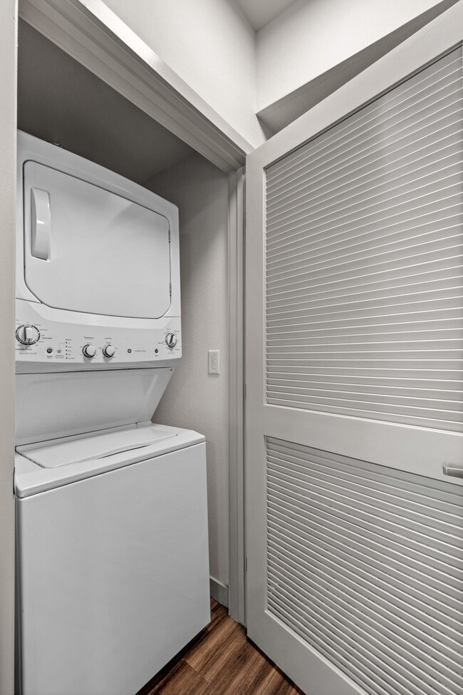 In-Home Laundry at G12 Apartments in Los Angeles, CA 90015