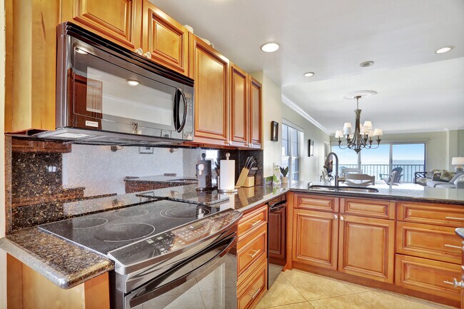 Photo - 1021 Hillsboro Mile Unit 1108