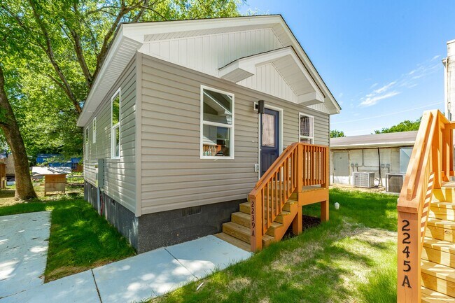 2239 E 19th St Unit A