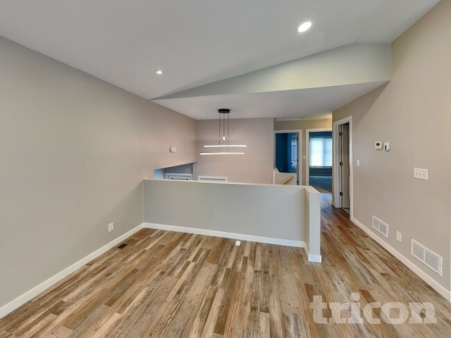 Photo - 14150 Rolling Oaks Cir NE