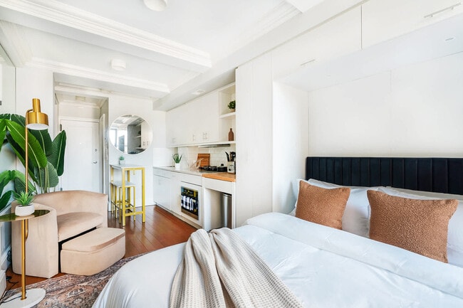 Building Photo - 240 W 73rd St Unit SI FL4-ID1048020P