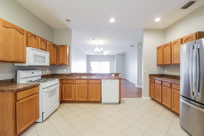 Photo - 31248 Shaker Cir