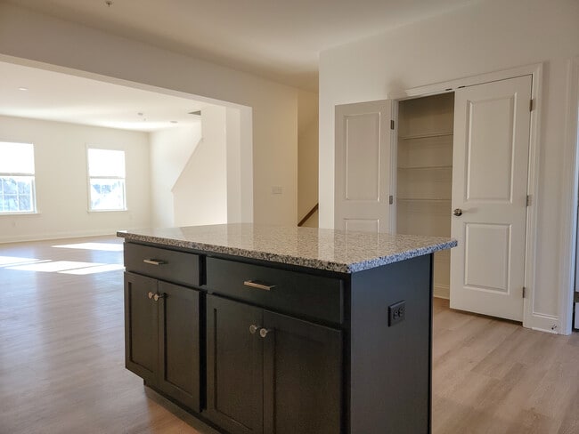 Photo - 2475 Spring Water Cir