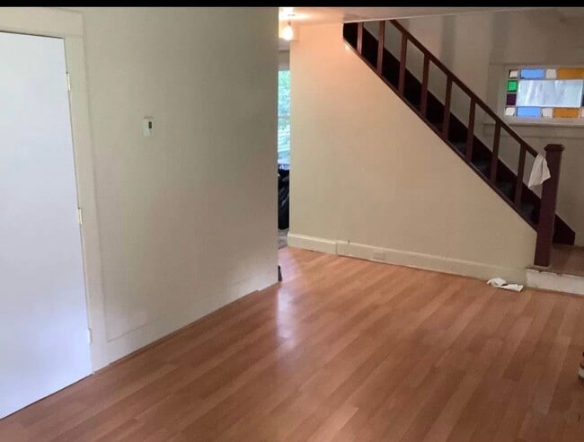 33 Bushnell Ave