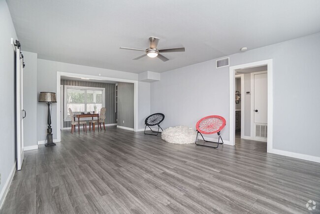 Building Photo - Move In Ready Alamo Heights Rental