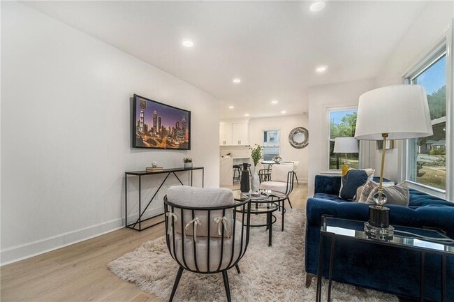 Photo - 2539 Glendale Cir SE