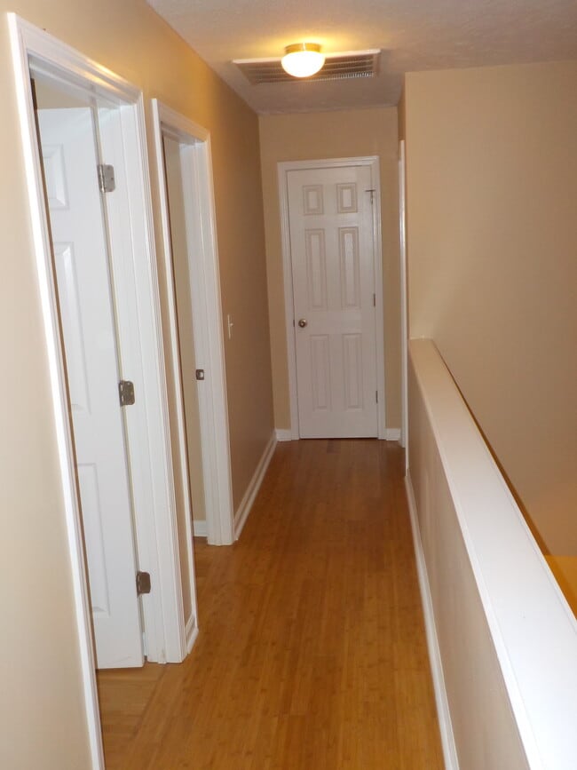 Photo - 8310 Oak Knoll Dr