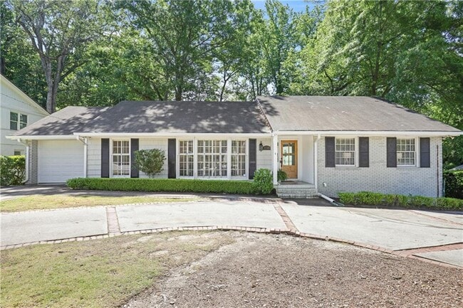 Building Photo - 2509 Sharondale Dr NE