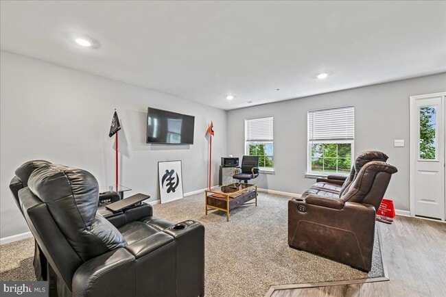 6619 Darter Wy