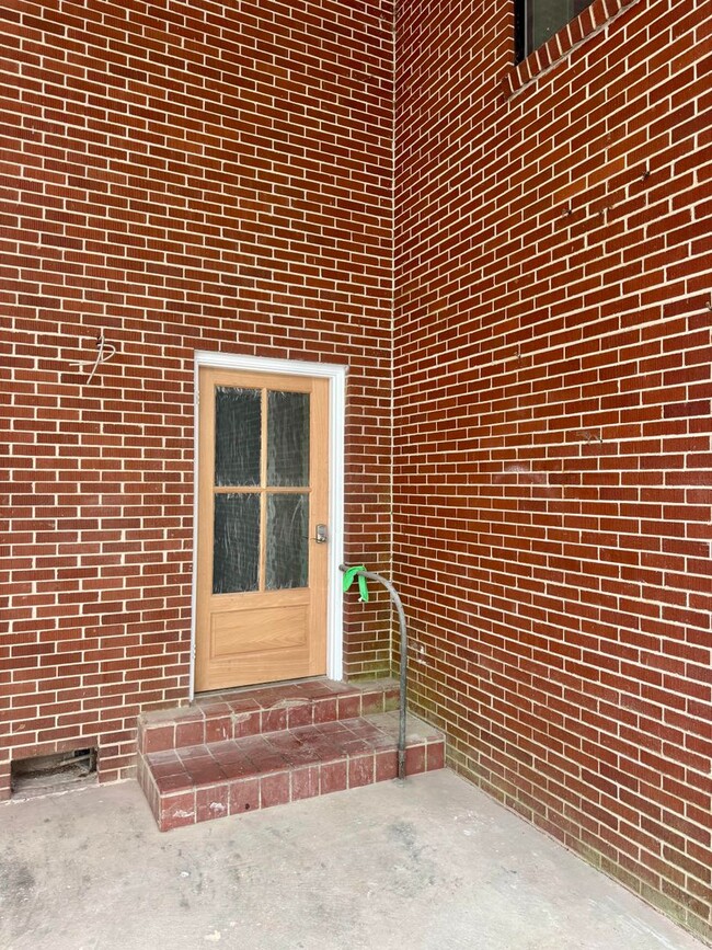 Photo - 2113 W Madison Ave Unit B