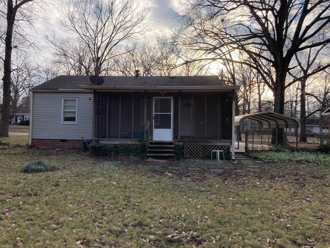 Building Photo - 2/1 Home in Garden Lakes $995.00