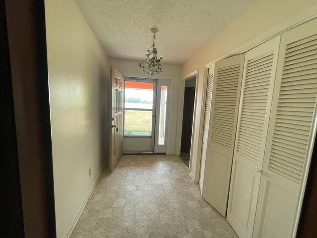 Photo - 213 E Pecan Rd