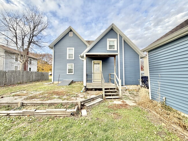 Photo - 809 Rockport Rd