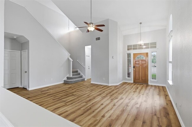 Photo - 3901 Whitey Ford Way