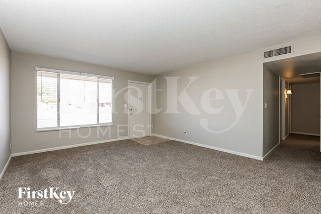 Photo - 8807 W Mercer Ln