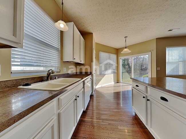 Photo - 9766 Soaring Breezes