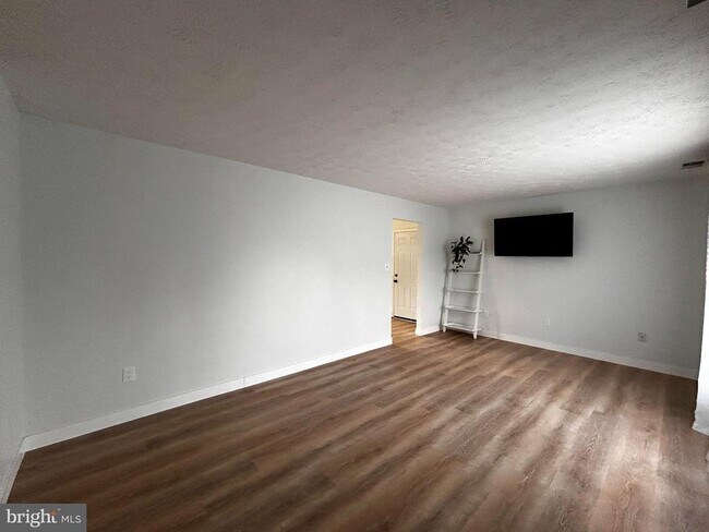 Photo - 112 Virginia Dr