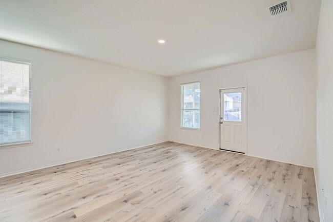 Photo - 190 Purple Heart Dr